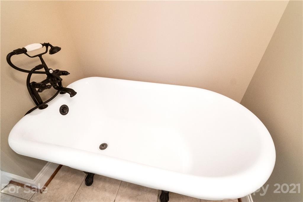 1466 Victorian Hills Circle Conover, NC 28613 - Photo 19 of 40 a bathroom with a sink