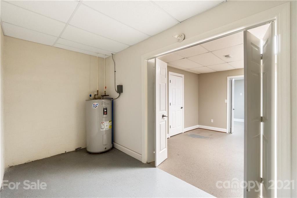1466 Victorian Hills Circle Conover, NC 28613 - Photo 28 of 40 a view of a room with closet