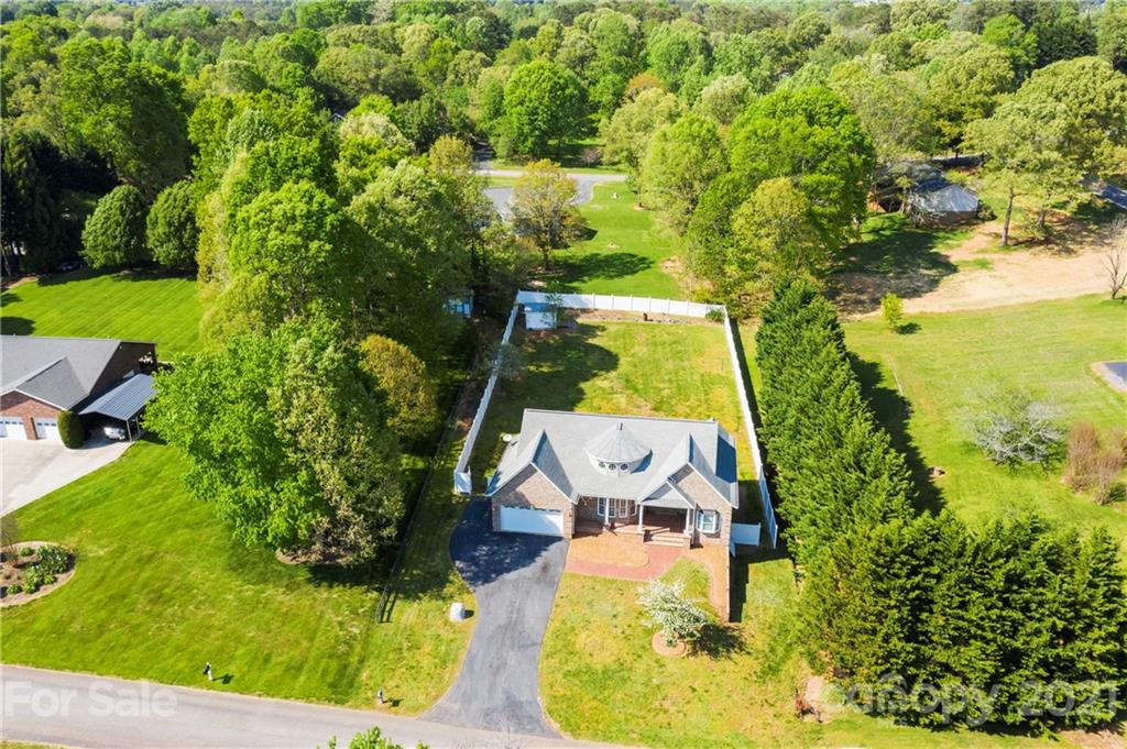 1466 Victorian Hills Circle Conover, NC 28613 - Photo 36 of 40 an outdoor view of garden