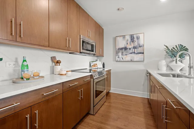 $1,284,000 | 850 North Lake Shore Drive, Unit 1905, Chicago, IL 60611