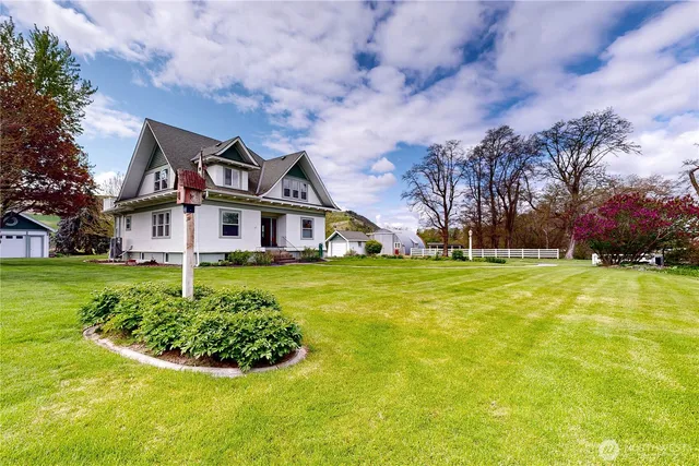 $829,000 | 633 Lower Hogeye Road, Waitsburg, WA 99361