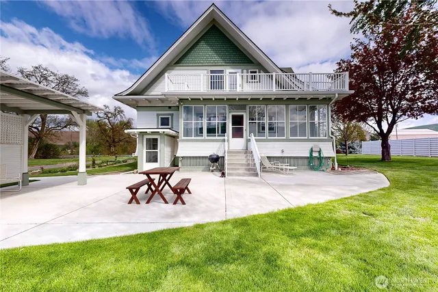 $829,000 | 633 Lower Hogeye Road, Waitsburg, WA 99361