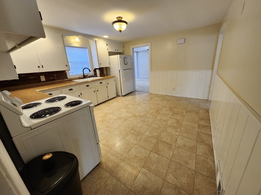 16 Hough Road Sutton, MA 01590 - Photo 9 of 42