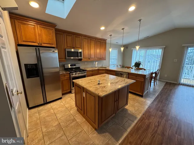 $2,700 | 112 East Rosemary Road, Unit 2B, Wildwood Crest, NJ 08260