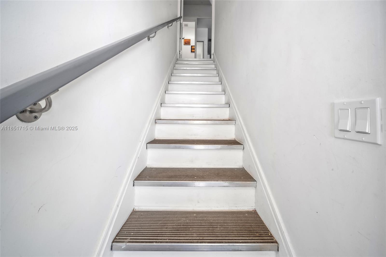 1520 Southwest 11th Terrace, Unit B Miami, FL 33135 - Photo 26 of 32 a view of entryway
