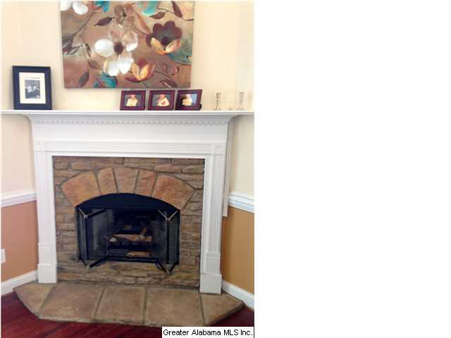 187 Scarbrough Lane Anniston, AL 36207 - Photo 2 of 32