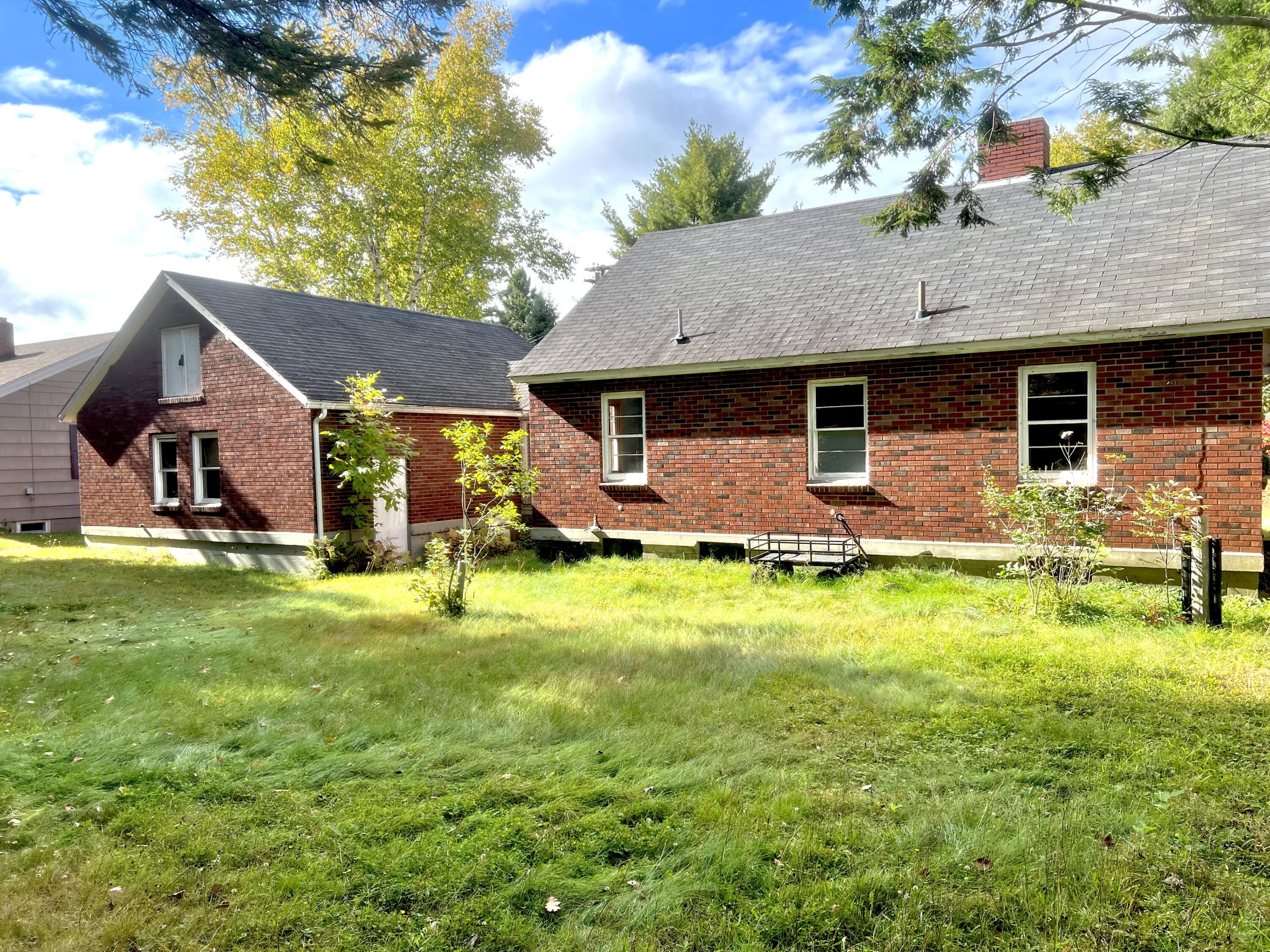 35 Grove Street Millinocket, ME 04462 - Photo 4 of 29 IMG_1423