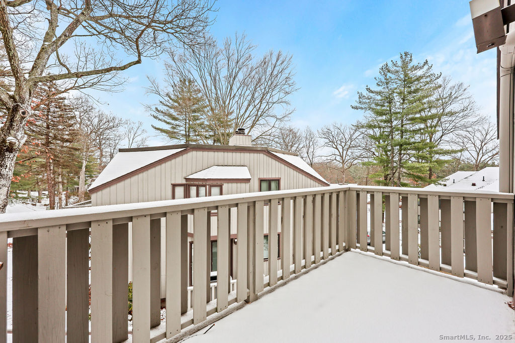 9 Talcott Ridge Road, Unit A4 Farmington, CT 06032 - Photo 19 of 28 a view of a wooden fence