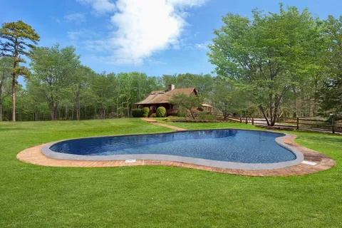 150 Oakview Highway, East Hampton, NY 11937