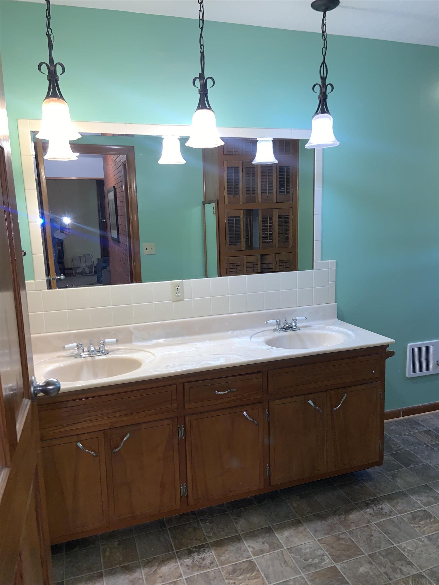 14532 State Line Road Monroeville, IN 46773 - Photo 16 of 27