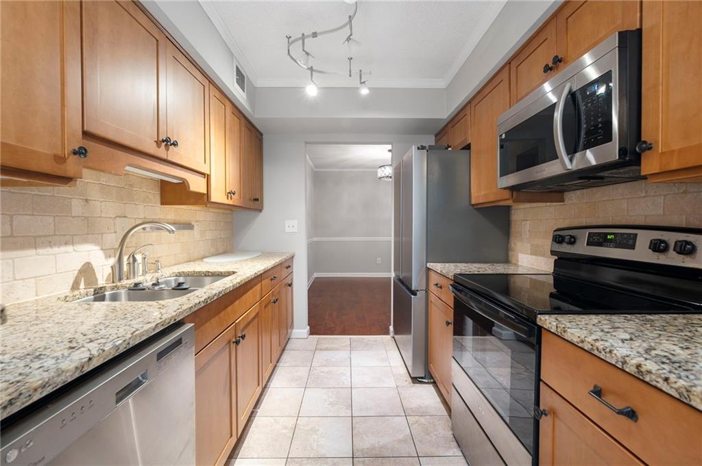 1515 Huntingdon Chase Sandy Springs, GA 30350 - Photo 2 of 21