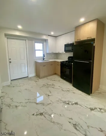 $2,900 | 323 Rutherford Avenue, Unit 1, Franklin, NJ 07416