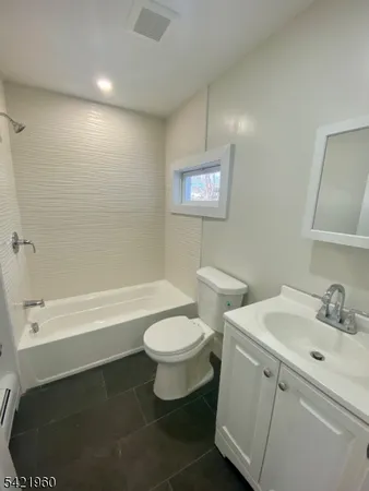 $2,900 | 323 Rutherford Avenue, Unit 1, Franklin, NJ 07416