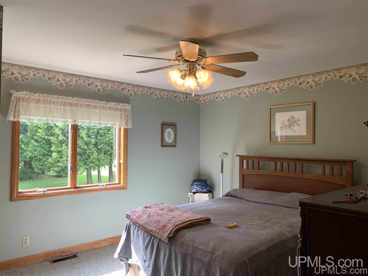 7911 County 426 M.5 Road Gladstone, MI 49837 - Photo 13 of 32 Gallery Image 13
