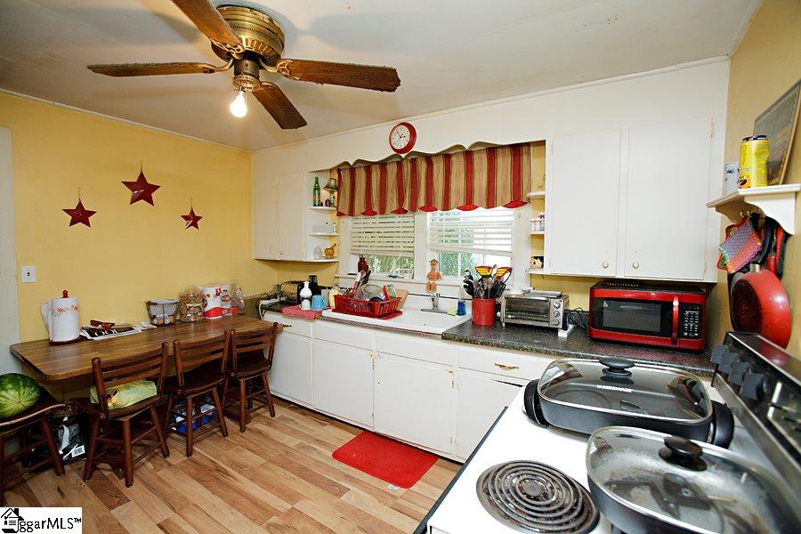 204 Rhett Street Greer, SC 29651 - Photo 4 of 10 Gallery Image 4