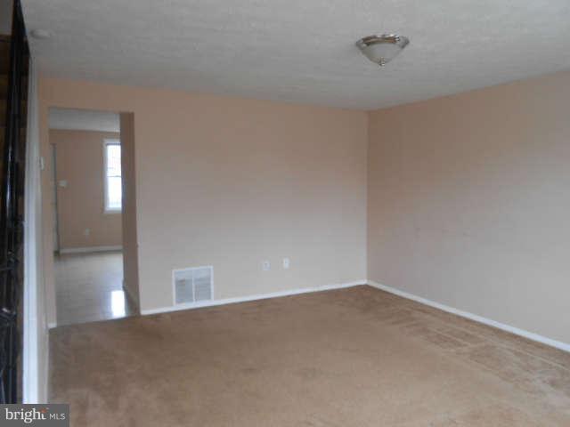 2803 Hollins Ferry Road Baltimore, MD 21230 - Photo 2 of 11 Living Room