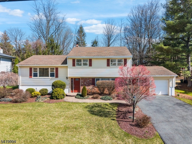 11 Pilgrim Way Wayne, NJ 07470 - Photo 1 of 49