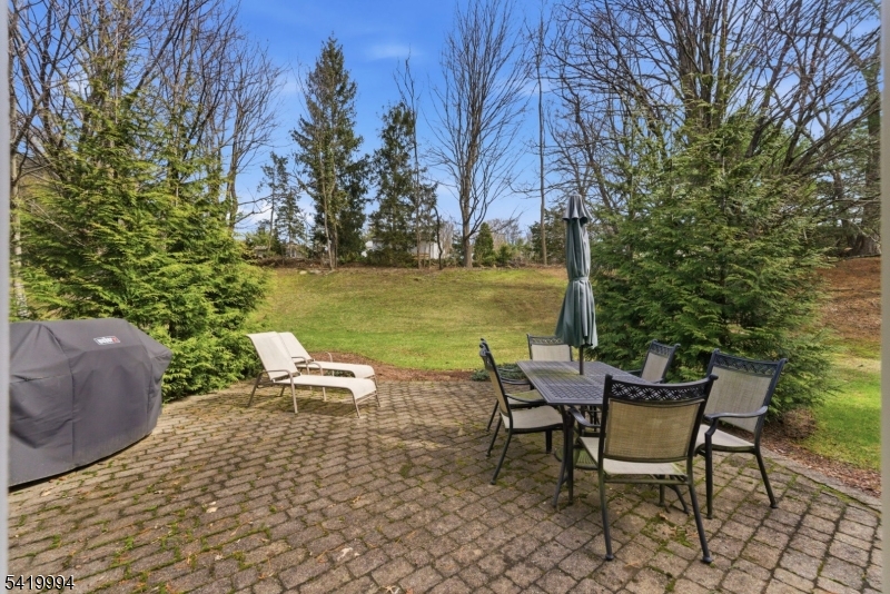 11 Pilgrim Way Wayne, NJ 07470 - Photo 33 of 49