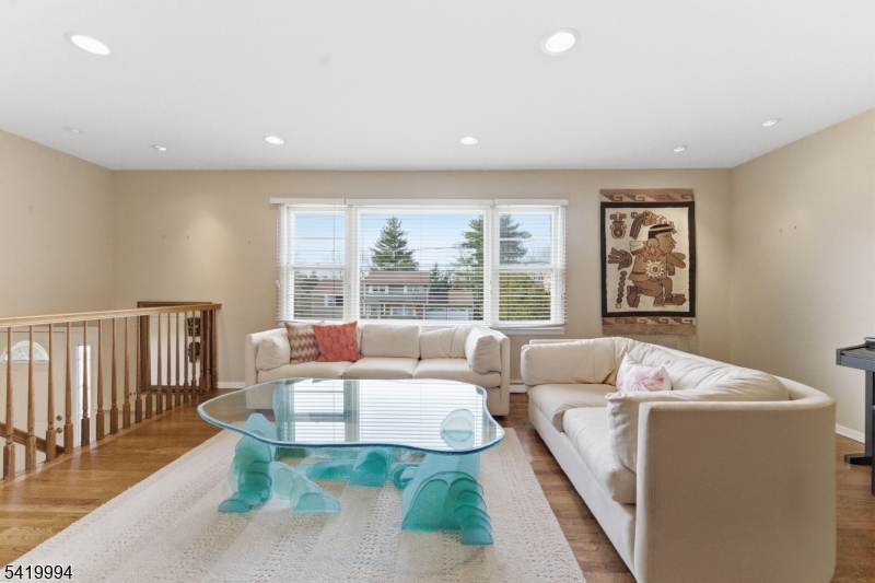 11 Pilgrim Way Wayne, NJ 07470 - Photo 6 of 49