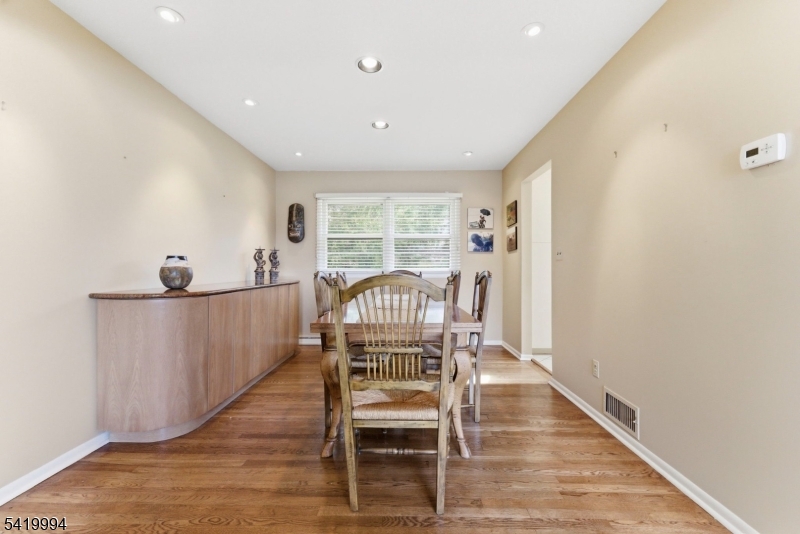 11 Pilgrim Way Wayne, NJ 07470 - Photo 8 of 49