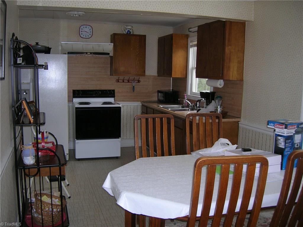 624 East Springfield Road High Point, NC 27263 - Photo 11 of 14 Gallery Image 11