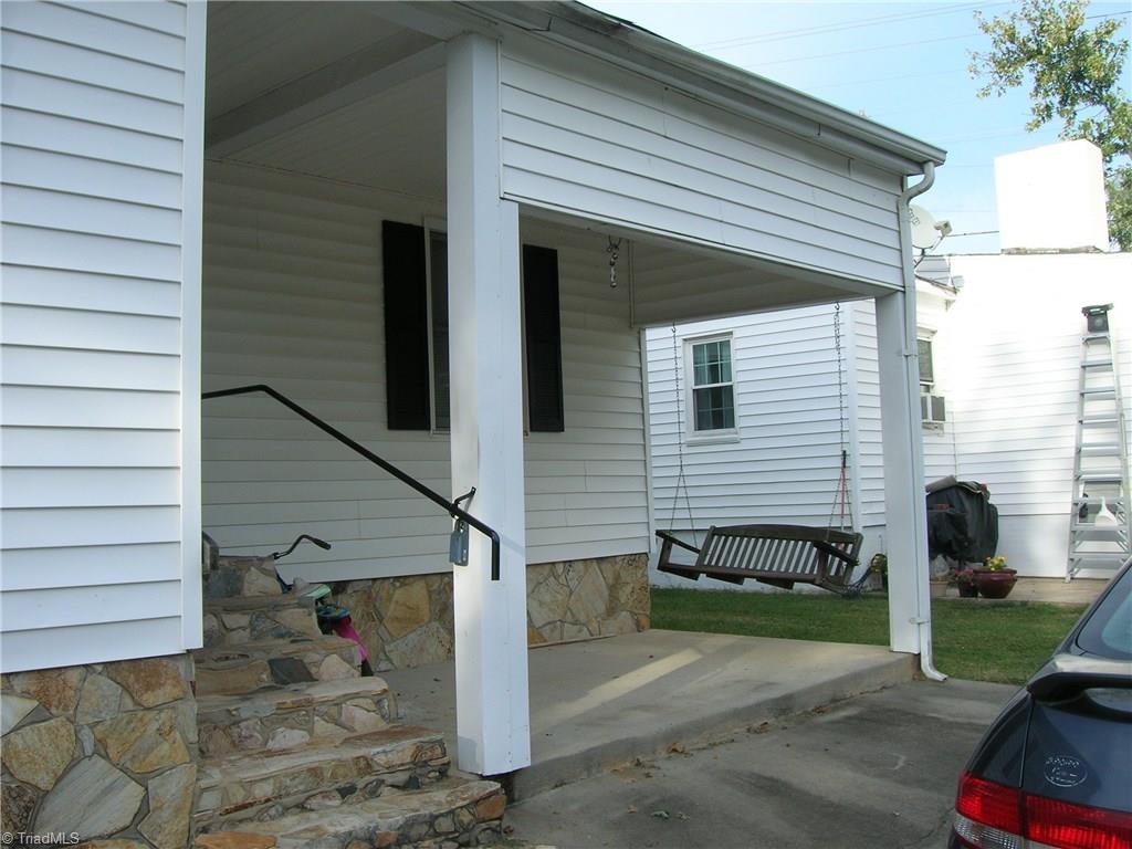 624 East Springfield Road High Point, NC 27263 - Photo 3 of 14 Gallery Image 3