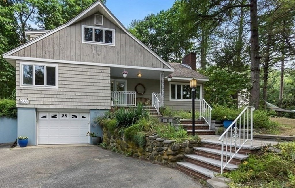 1689 Great Pond Road North Andover, MA 01845 - Photo 1 of 31 Gallery Image 1