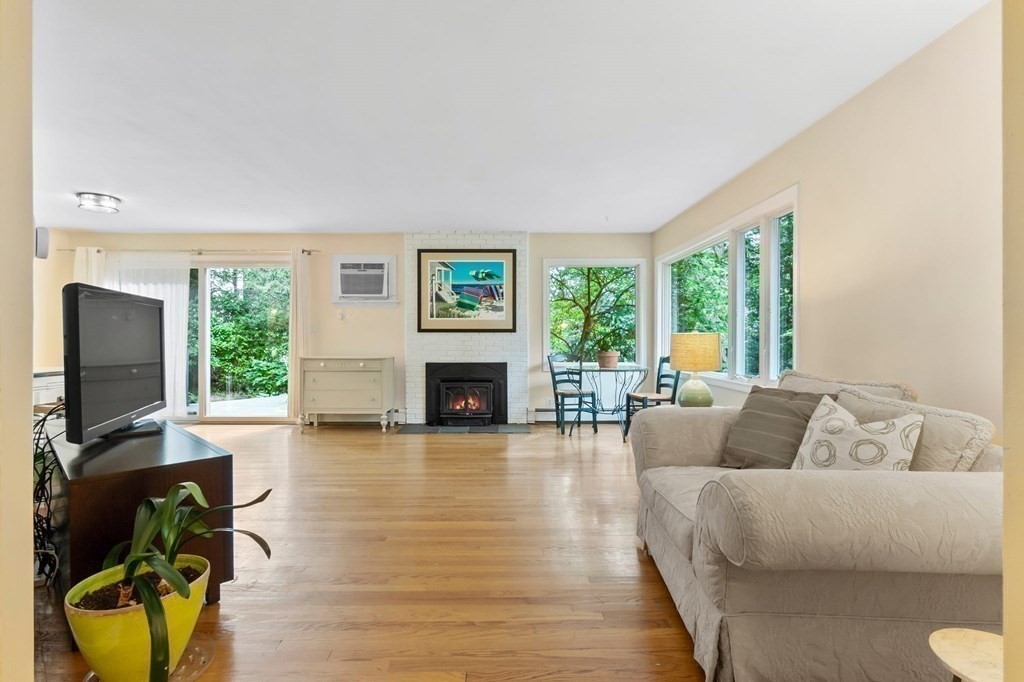 1689 Great Pond Road North Andover, MA 01845 - Photo 10 of 31 Gallery Image 10