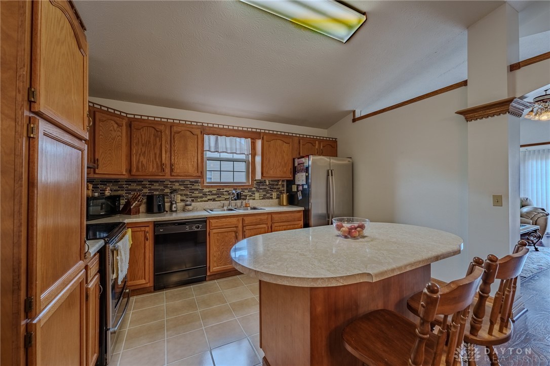 526 West Hoewisher Road Sidney, OH 45365 - Photo 18 of 34