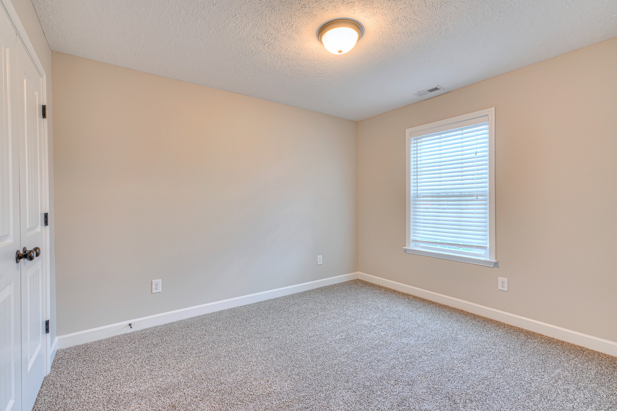 1485 Round Rock Drive Murfreesboro, TN 37128 - Photo 24 of 39 an empty room with a window