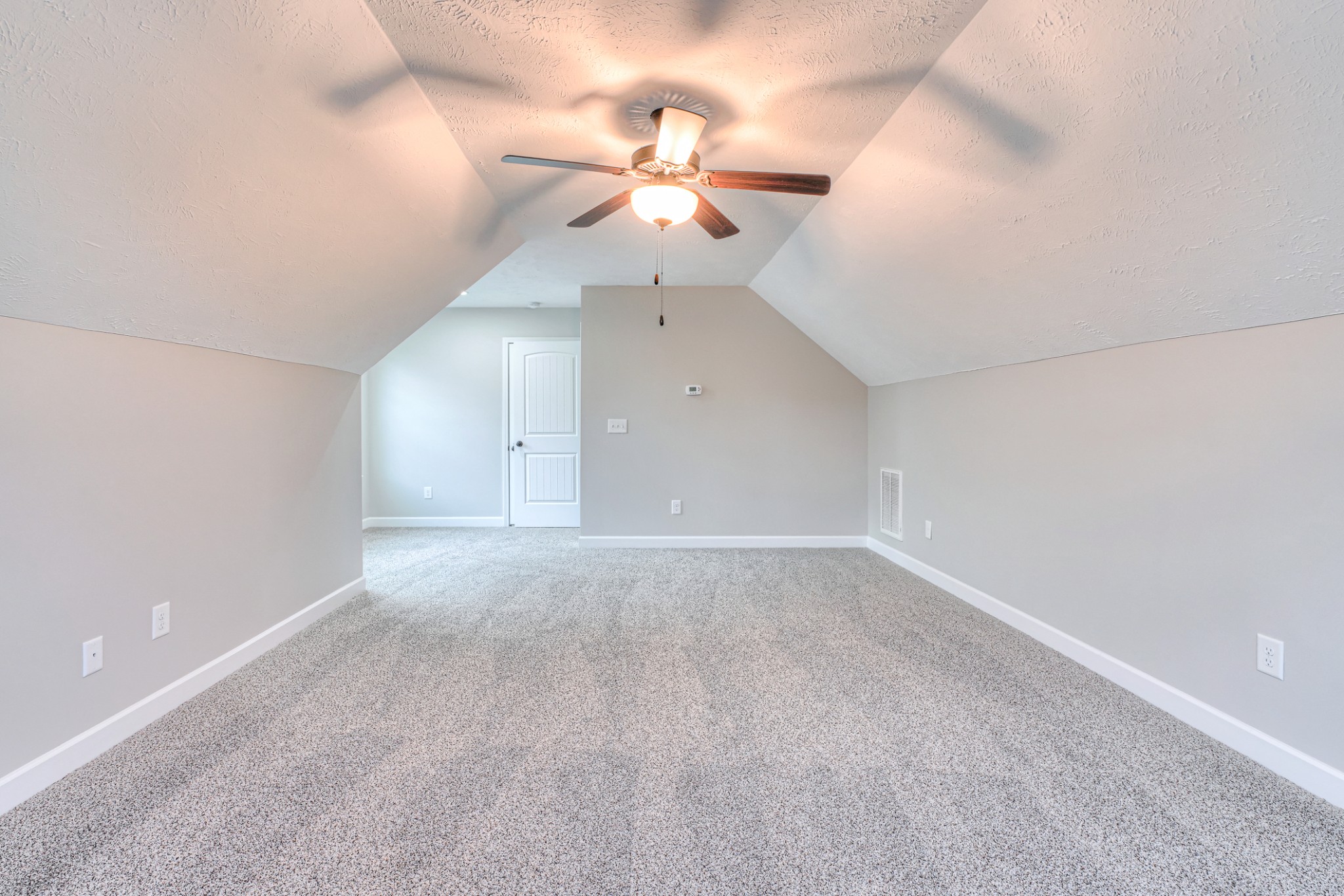 1485 Round Rock Drive Murfreesboro, TN 37128 - Photo 27 of 39 en empty room with ceiling fan and window