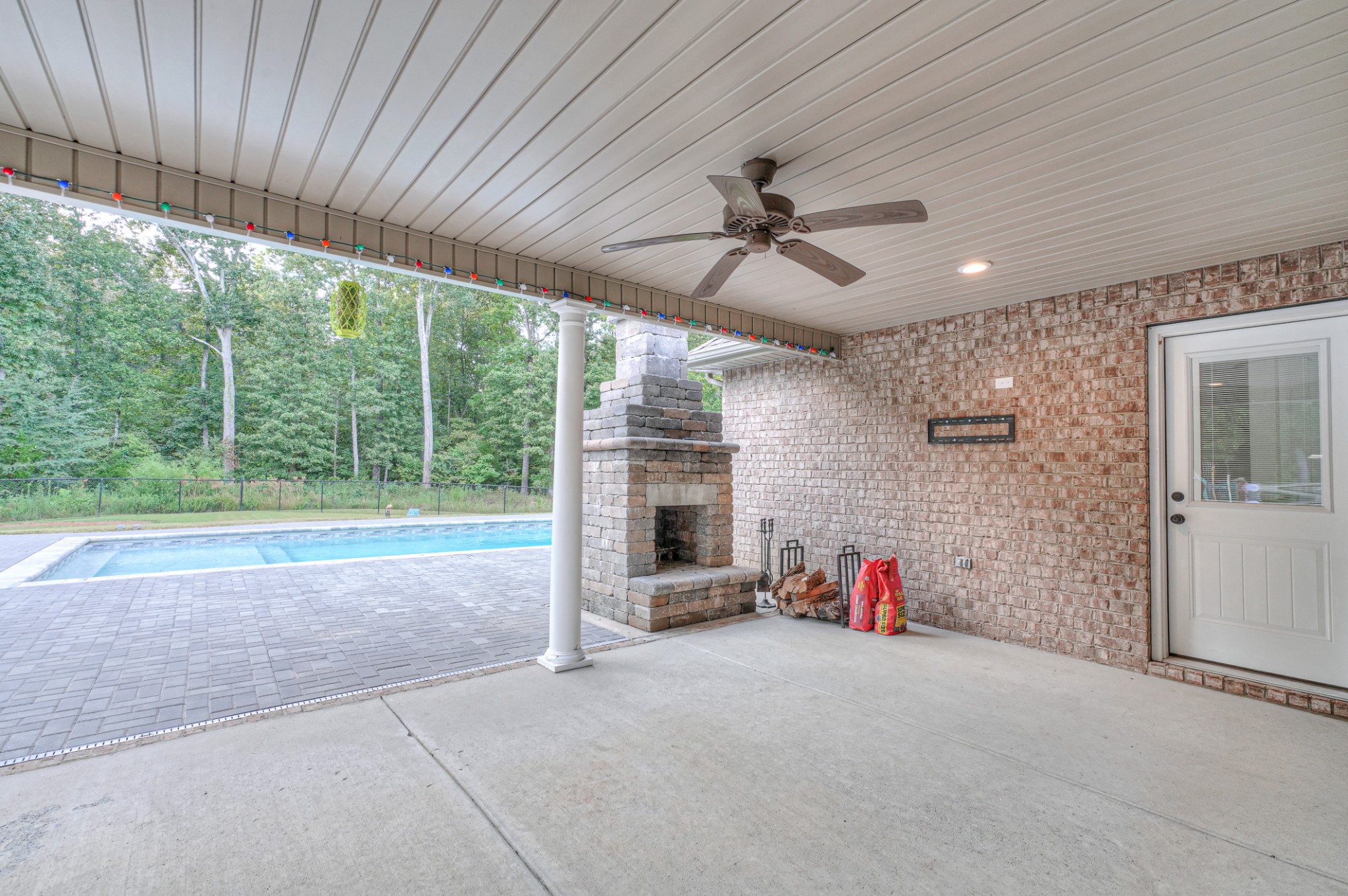 1485 Round Rock Drive Murfreesboro, TN 37128 - Photo 29 of 39 a view of empty room with floor to ceiling window