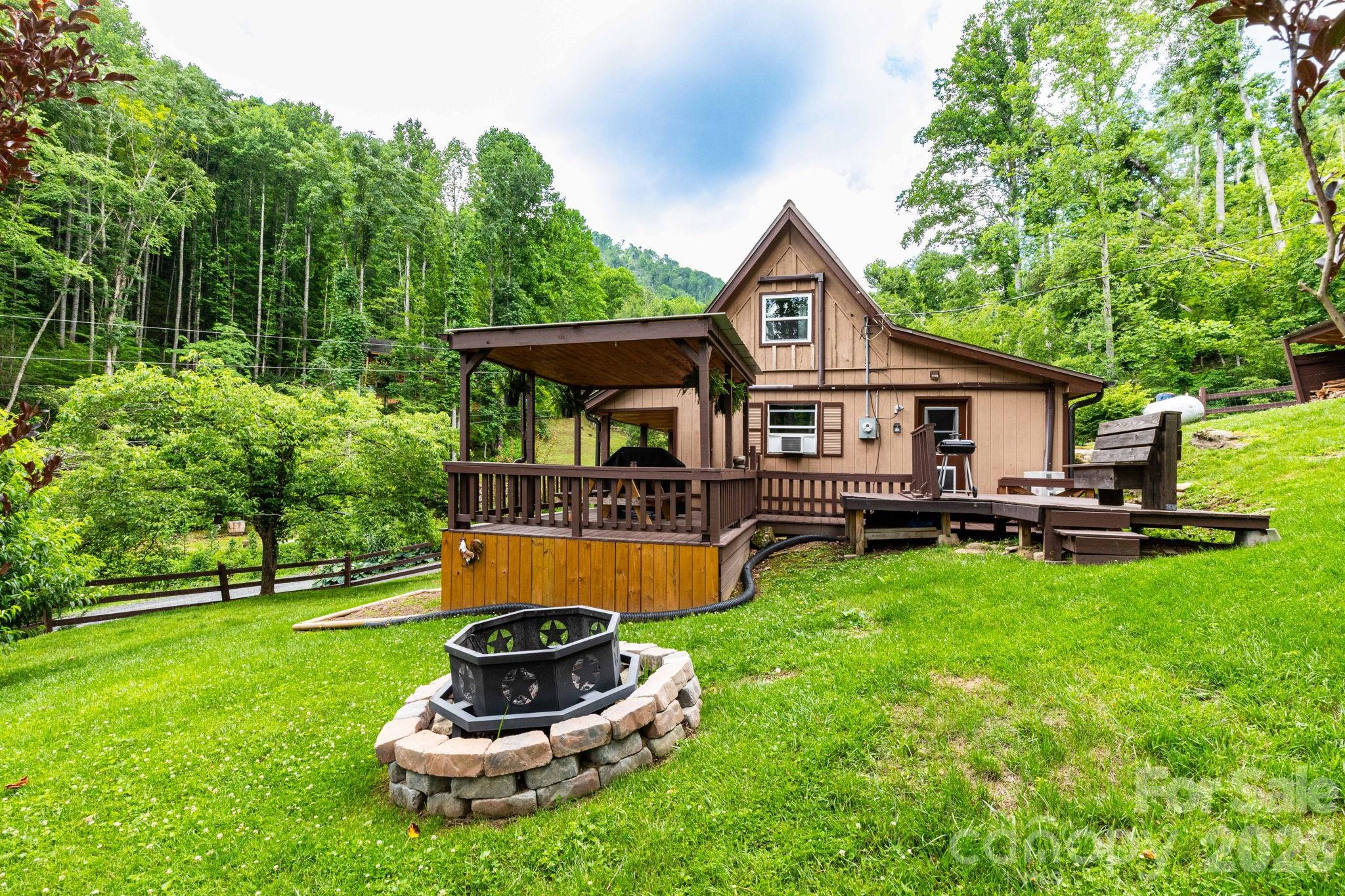 1014 Melton Branch Road Bakersville, NC 28705 - Photo 35 of 45