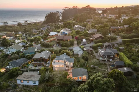$3,680,000 | 40 Laurel Avenue, Stinson Beach, CA 94970