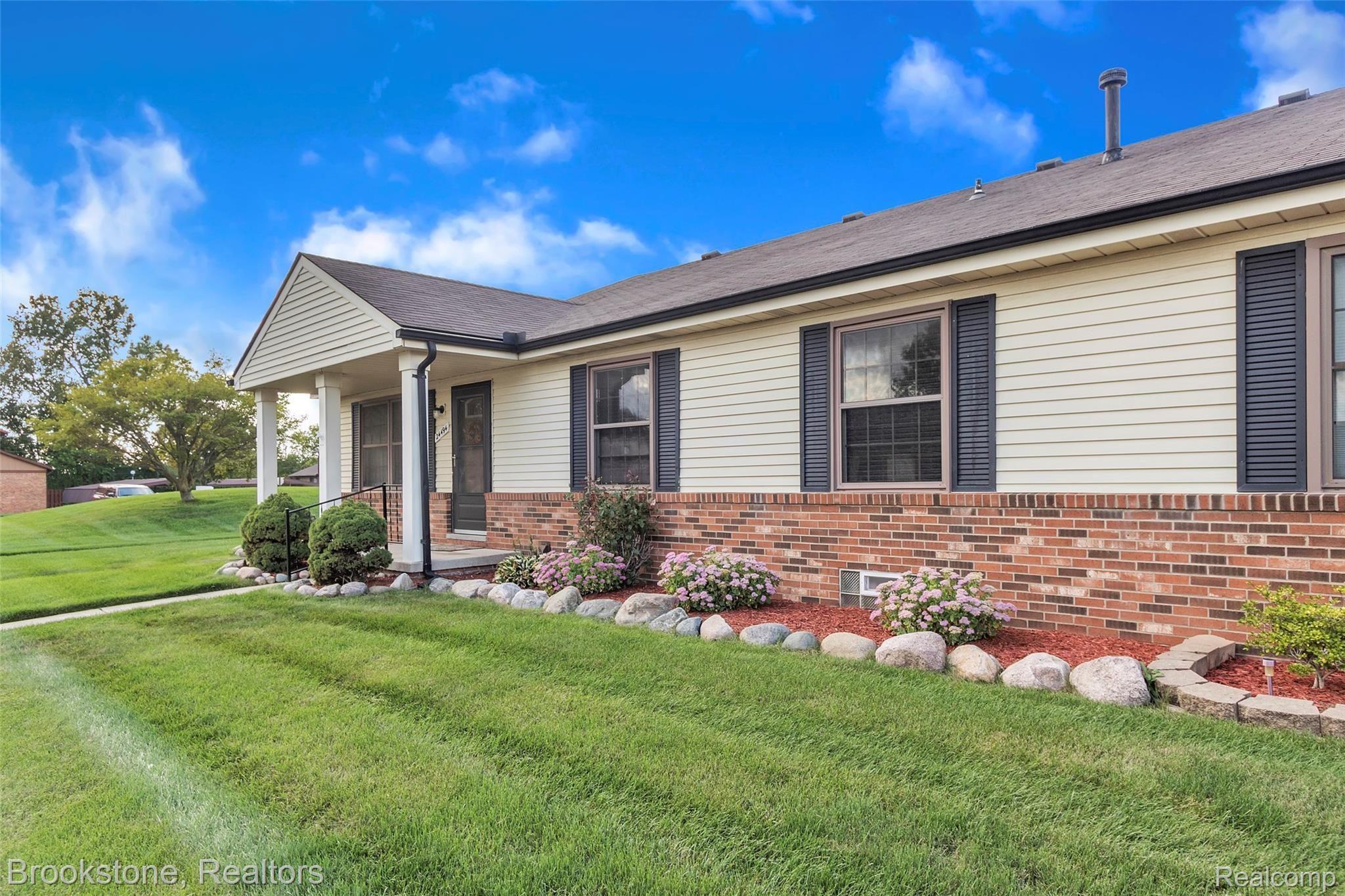 24494 Greenhill Road Warren, MI 48091 - Photo 3 of 37 24494-Greenhill-Warren-MI-windowstill-3.jpg