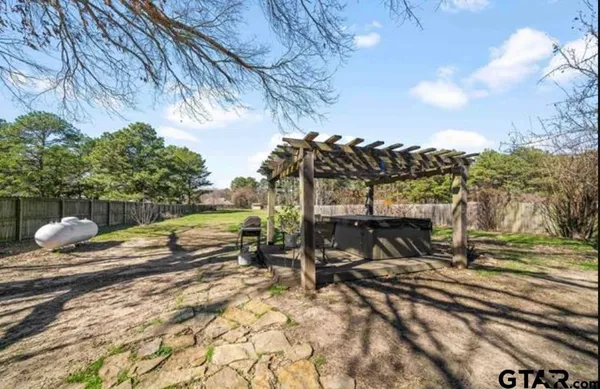 $379,500 | 21192 Altuda Lane, Flint, TX 75762