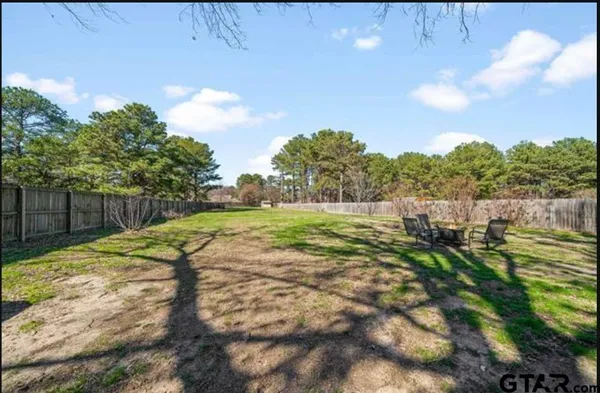 $379,500 | 21192 Altuda Lane, Flint, TX 75762