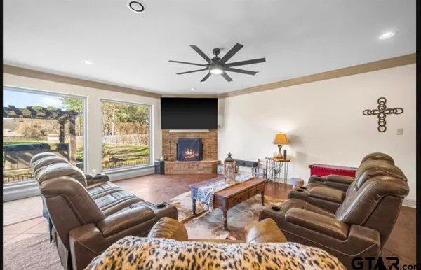 $379,500 | 21192 Altuda Lane, Flint, TX 75762