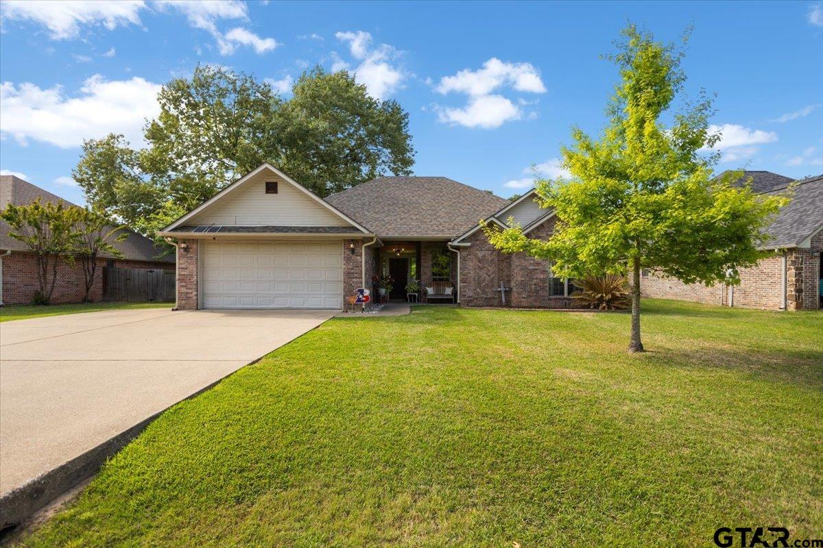 21192 Altuda Lane Flint, TX 75762 - Photo 7 of 46 a front view of a house with a yard