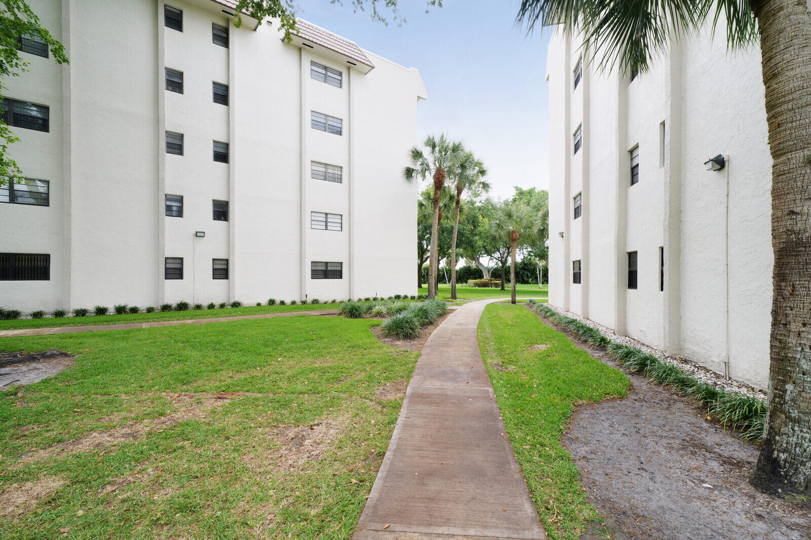 9220 Southwest 14th Street, Unit 3503 Boca Raton, FL 33428 - Photo 2 of 35 Building Walkway