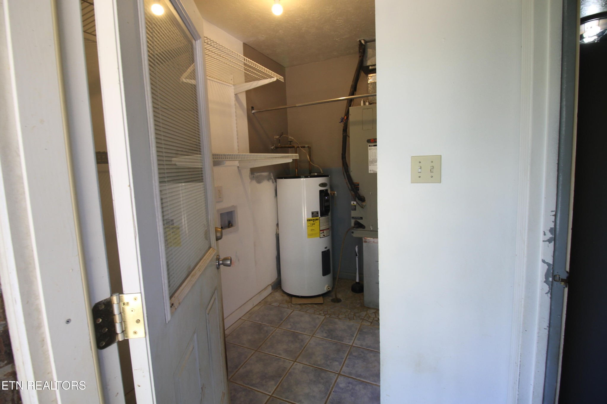2523 Chukar Road Knoxville, TN 37923 - Photo 17 of 33 a view of water heater room
