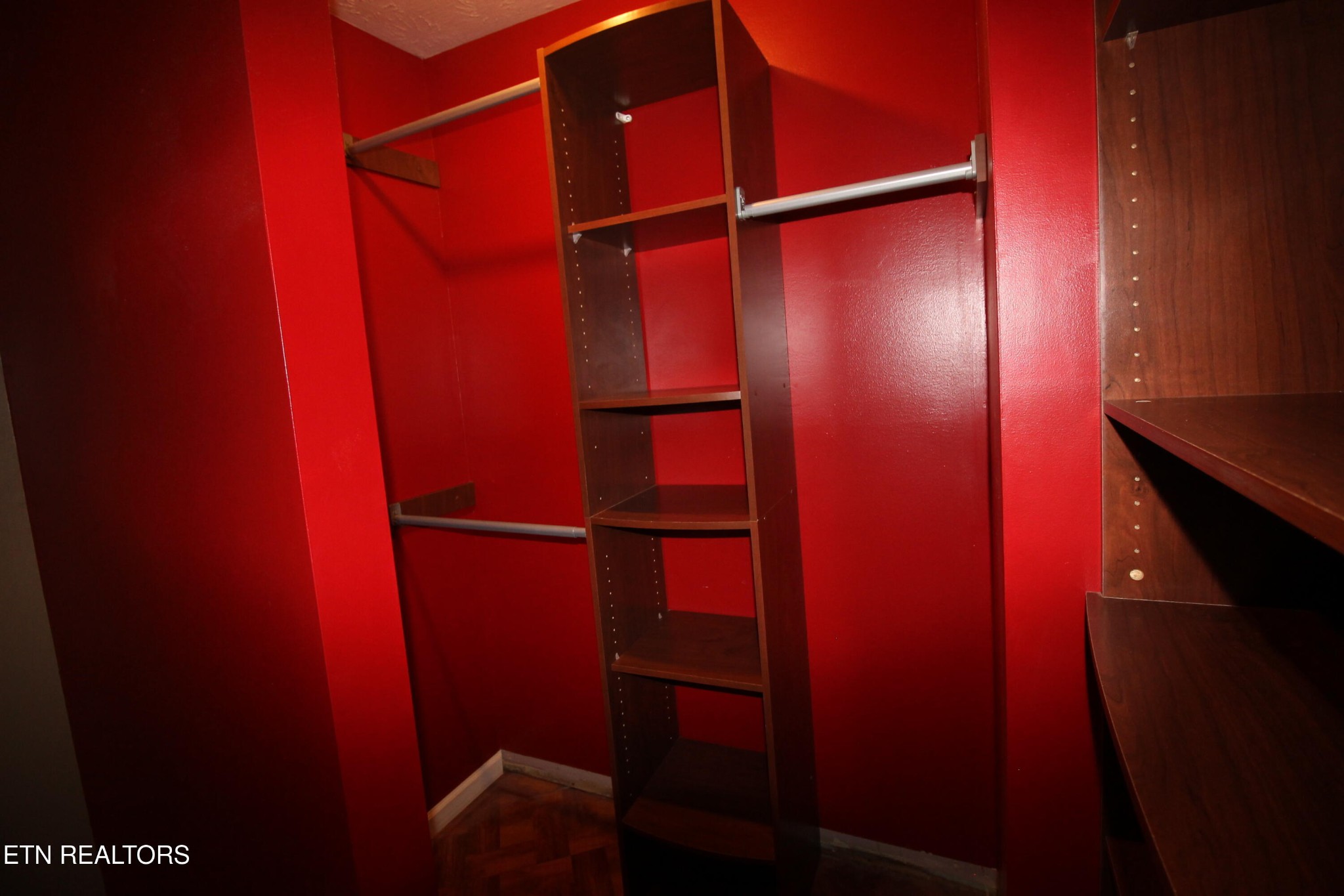 2523 Chukar Road Knoxville, TN 37923 - Photo 24 of 33 view of walk in closet