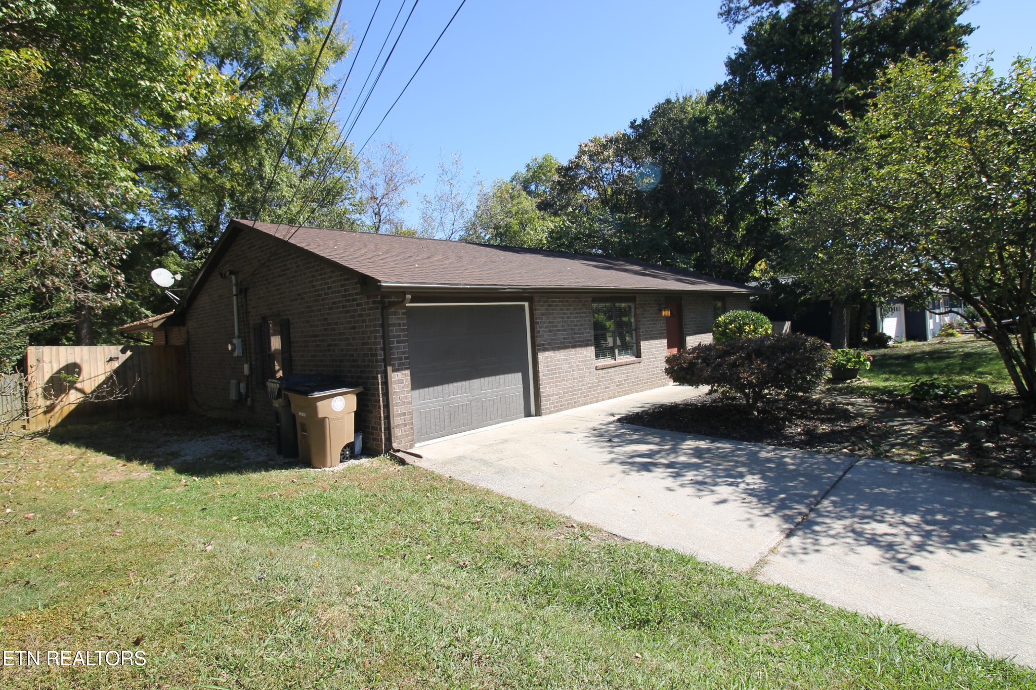 2523 Chukar Road Knoxville, TN 37923 - Photo 4 of 33 a view of a house with a yard and tree