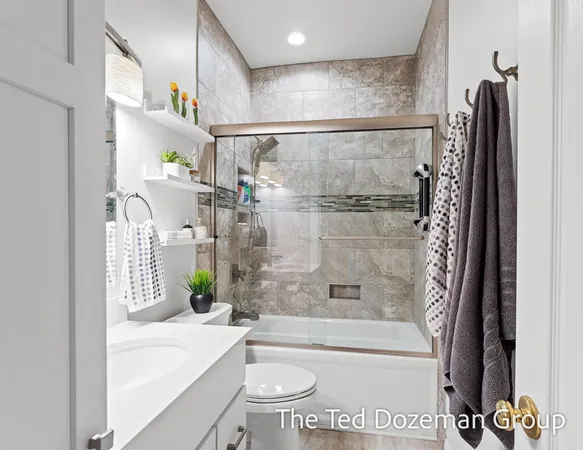 $289,900 | 17 West 10th Street, Unit 450, Holland, MI 49423