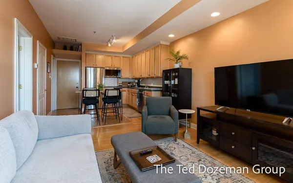 $289,900 | 17 West 10th Street, Unit 450, Holland, MI 49423