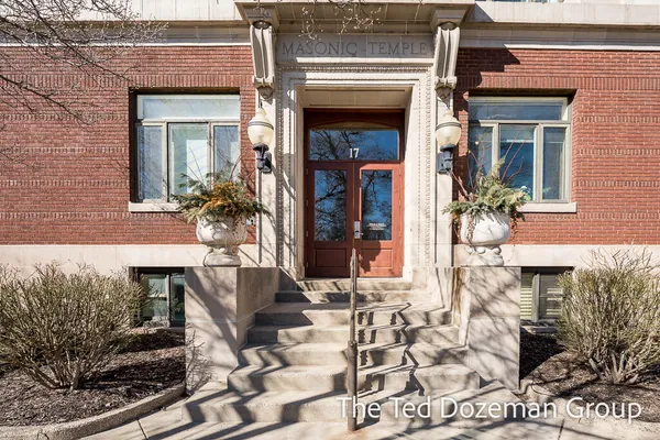 $289,900 | 17 West 10th Street, Unit 450, Holland, MI 49423