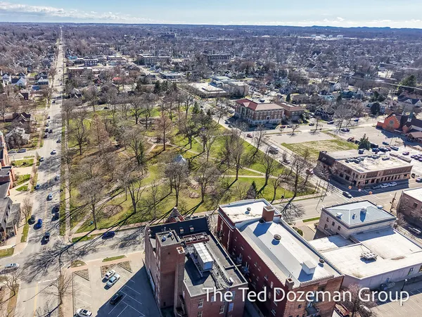 $289,900 | 17 West 10th Street, Unit 450, Holland, MI 49423