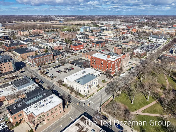 $289,900 | 17 West 10th Street, Unit 450, Holland, MI 49423