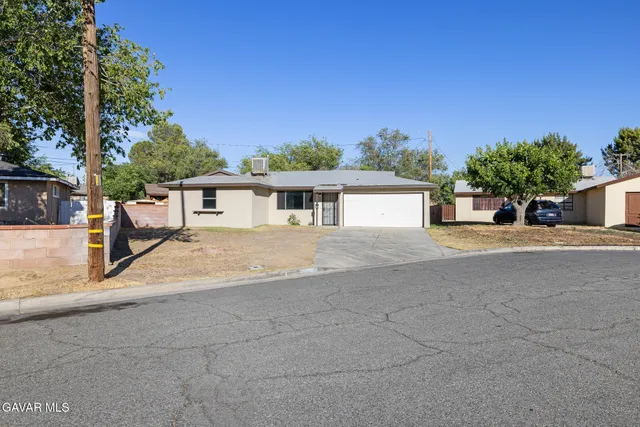 $2,200 | 45308 12th Street West, Lancaster, CA 93534