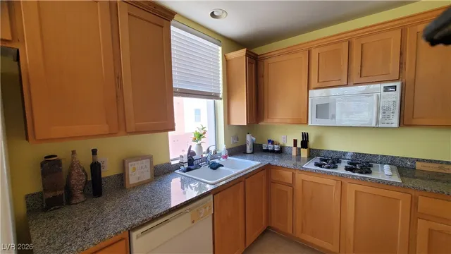 $1,900 | 47 East Agate Avenue, Unit 308, Las Vegas, NV 89123